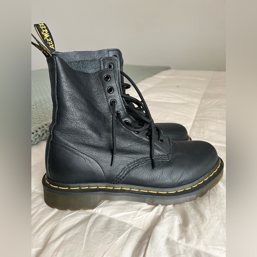 Doc Martens - Picture 3 of 6